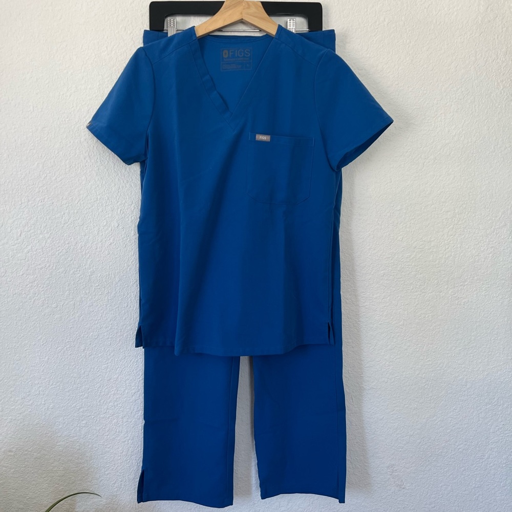 Figs Catarina top and Kade Cargo pants set size S.